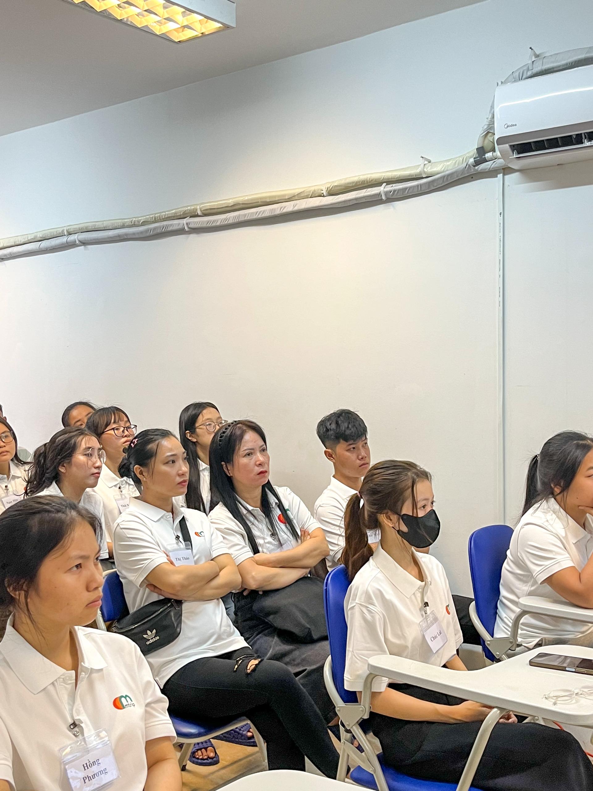 Buổi khai giảng diễn ra trong không khí phấn khởi, hào hứng